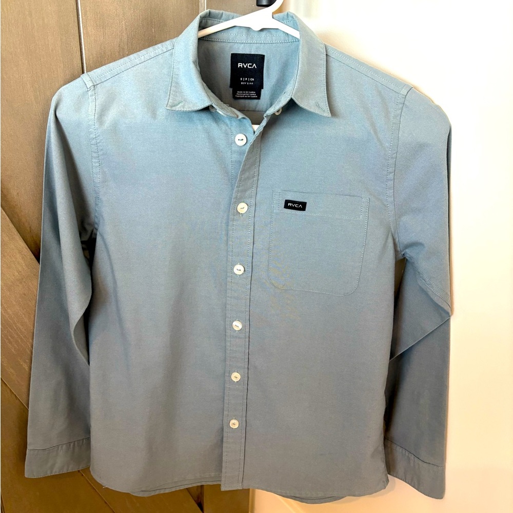 RVCA Youth Boys Size Small Button Down dress shirt. PERFECT condition.